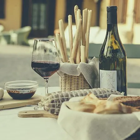 Alloggio per agriturismo Casa Ressia Alba (Piedmont)