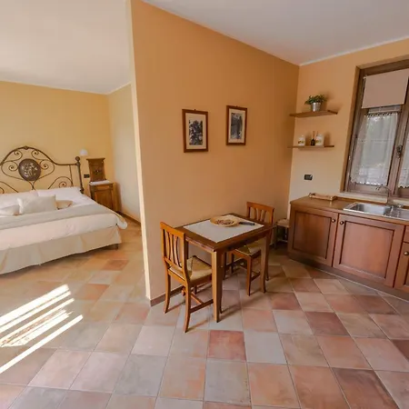 Casa Ressia Lantgård Alba (Piedmont)